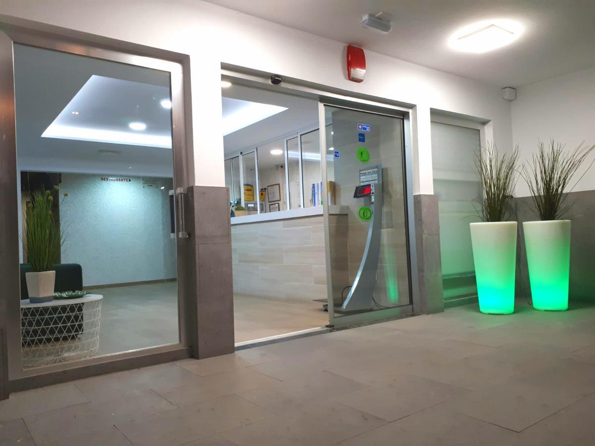 פלאייה דל אינגלז Apartamentos Los Aguacates מראה חיצוני תמונה